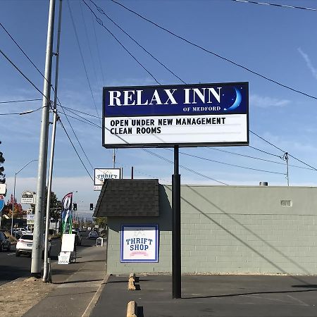 Relax Inn Of Medford Esterno foto