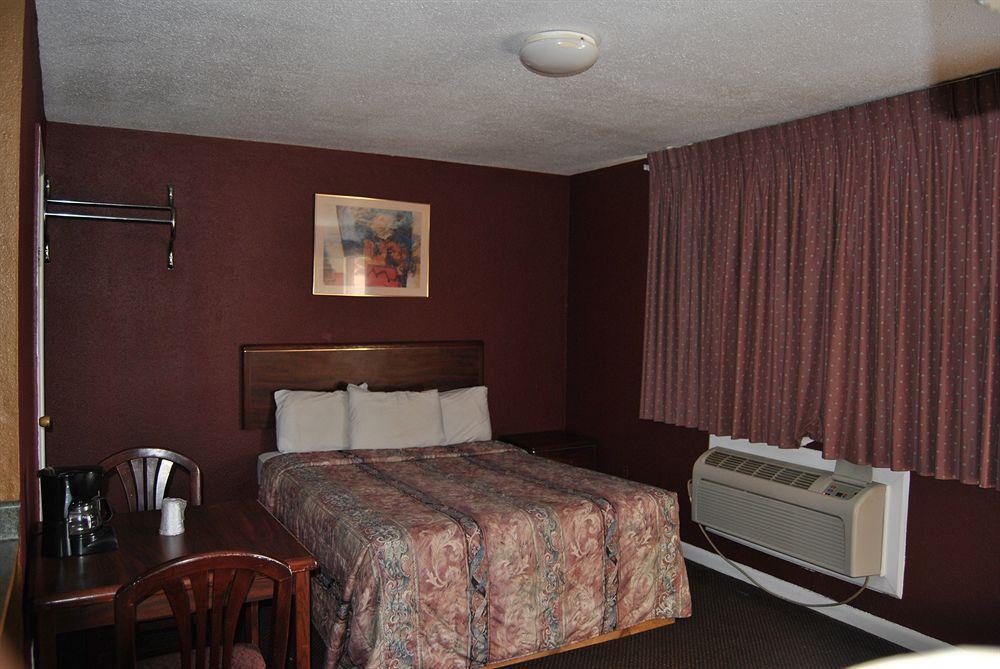 Relax Inn Of Medford Esterno foto