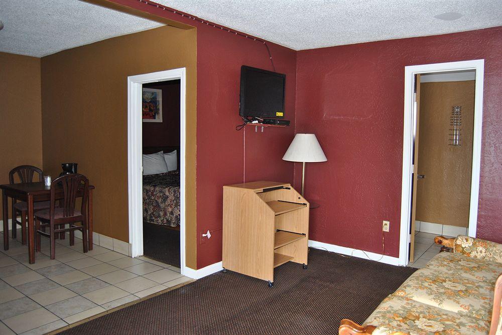 Relax Inn Of Medford Esterno foto