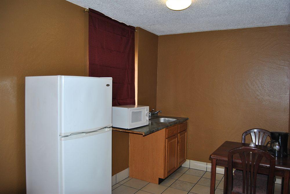 Relax Inn Of Medford Esterno foto