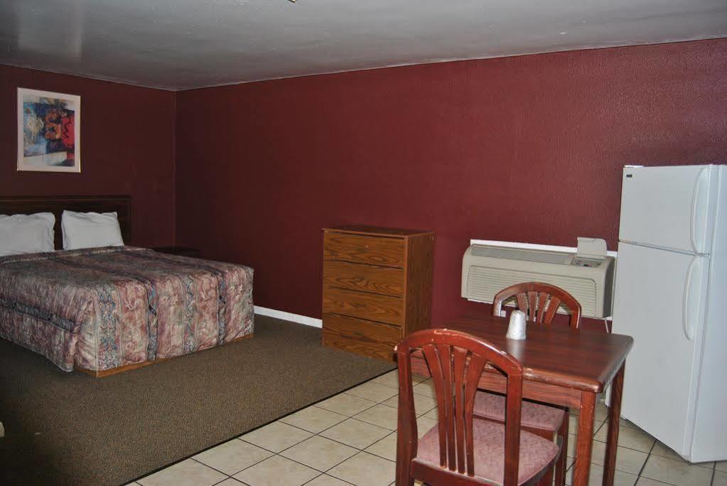 Relax Inn Of Medford Esterno foto